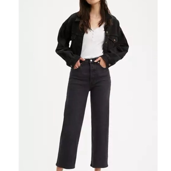 Levi's Denim - Levi’s Ribcage Straight High Rise Ankle Cropped Jean Feeling Cagey Size 30